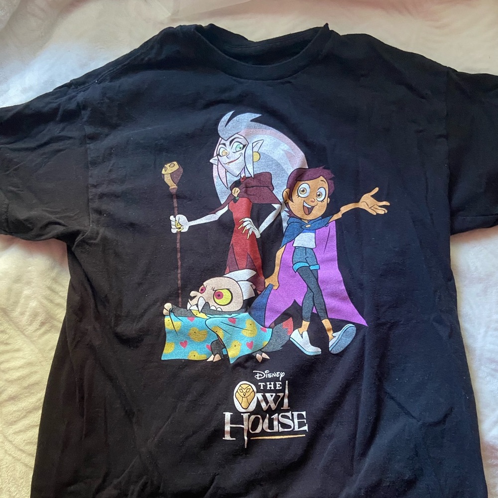 Hot Topic T-shirt(The Owl House)